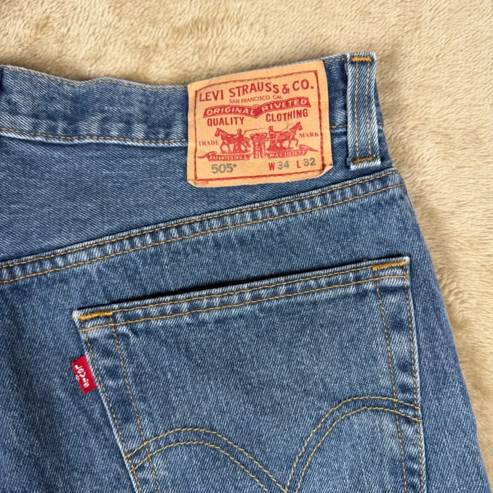 VTG Levis 505 Regular Fit Mens Jeans 34x32 Medium Wash Blue Straight Leg Denim